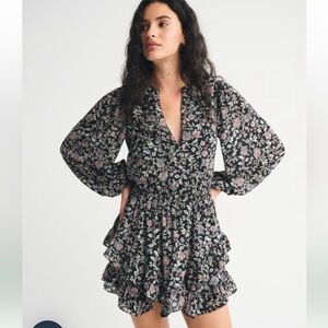 ❤️‍🔥BOGO FREE NWOT Abercrombie fitch easy waist floral mini dress long sleeve